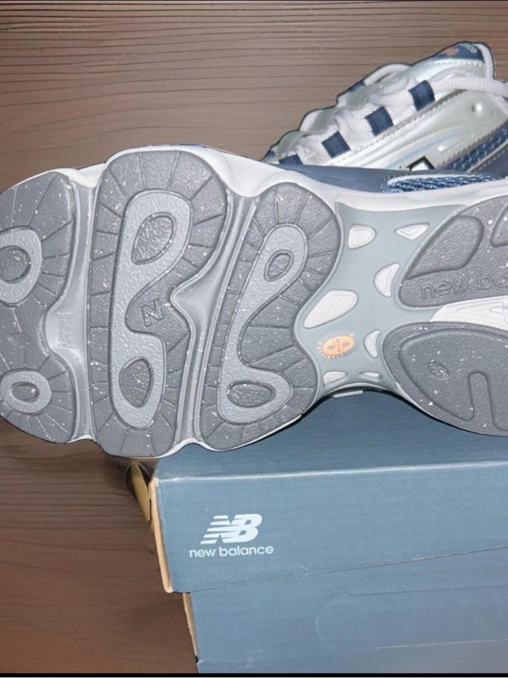 New Balance Unisex Blue & White 1000-Style Sneakers - Picture 4 of 8